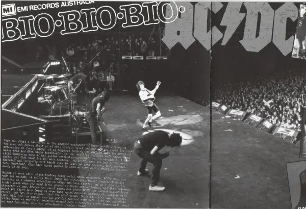 AC/DC - Back In Black-11