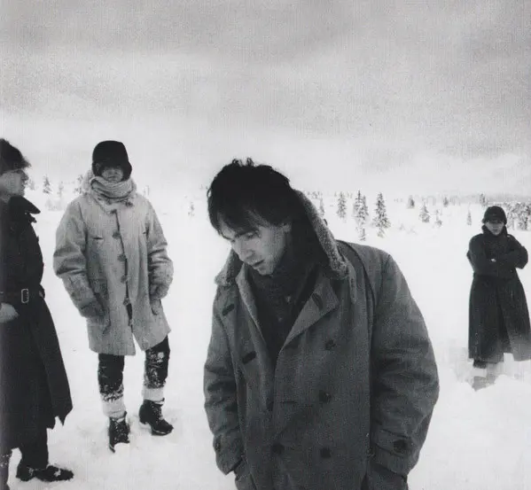 U2 - War-6