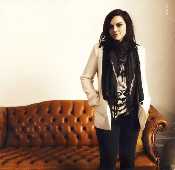 Amy MacDonald - A Curious Thing-0