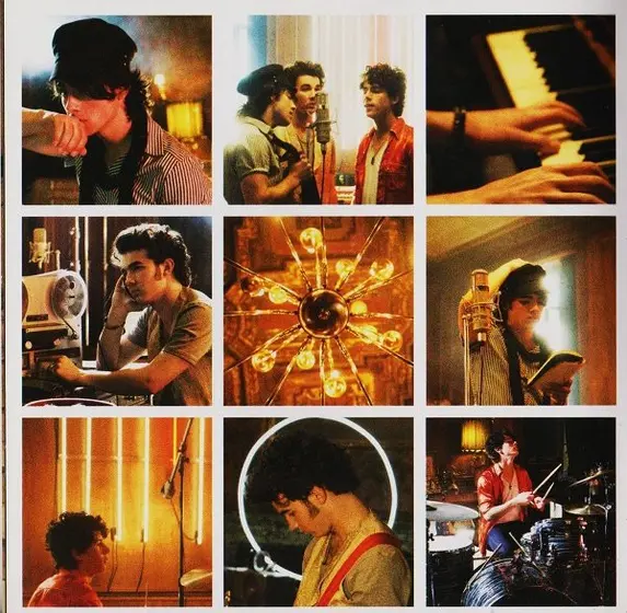 Jonas Brothers - A Little Bit Longer-9