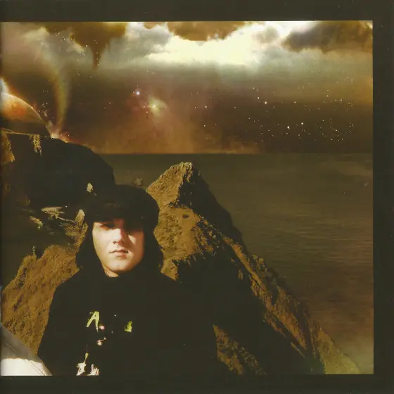 Angels & Airwaves - We Don't Need To Whisper-7