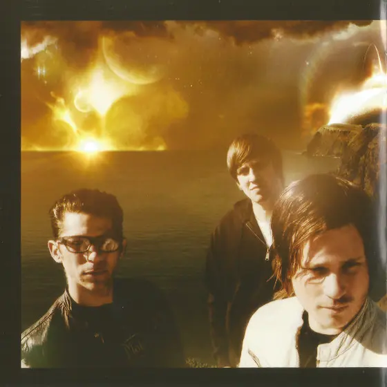 Angels & Airwaves - We Don't Need To Whisper-6