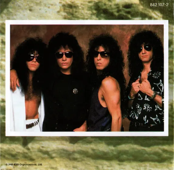 Kiss - Hot In The Shade-10