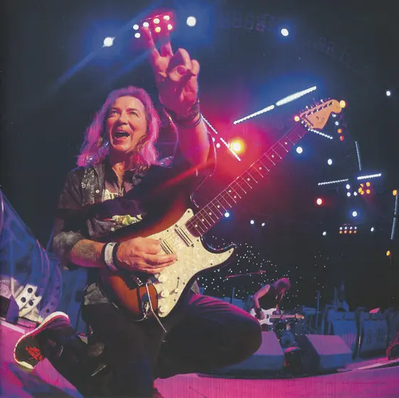 Iron Maiden - En Vivo!-11