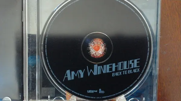 Amy Winehouse - Back To Black-2