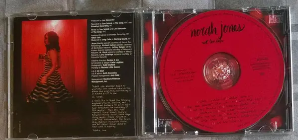 Norah Jones - Not Too Late-4