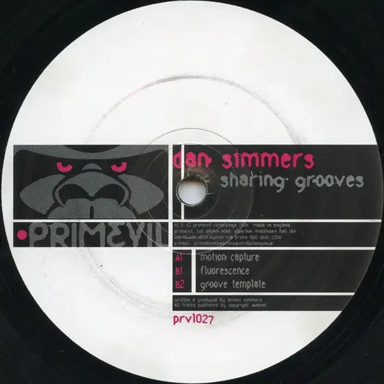 Dan Simmers - Sharing Grooves-0