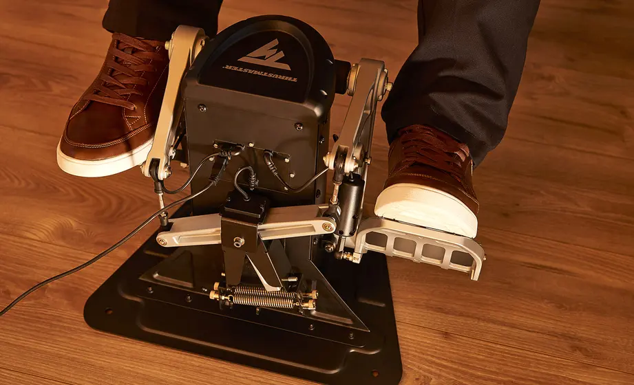 THRUSTMASTER TPR: PENDULAR RUDDER-9