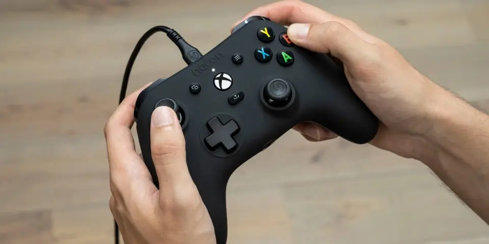 NACON EVOL-X PRO WIRED CONTROLLER PC/XBOX/XBSX-5