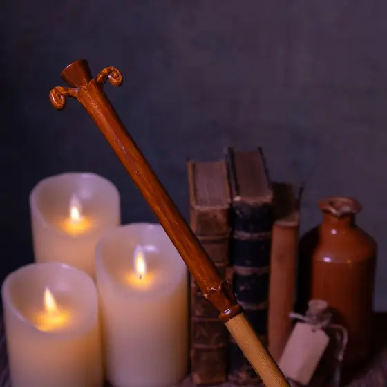 NOBLE COLLECTION - HARRY POTTER-GILDEROY LOCKHART WAND IN OLLIVANDERS BOX-4