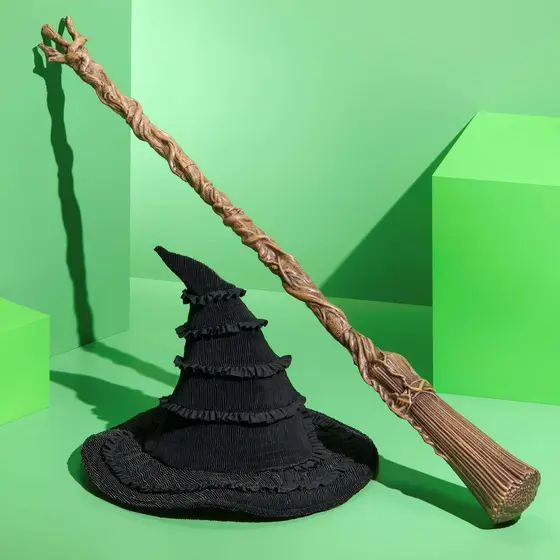 NOBLE COLLECTION - ELPHABA'S HAT-10