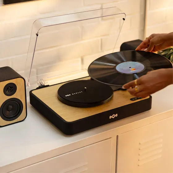 HOUSE OF MARLEY REVOLUTION BT TURNTABLE WITH SPEAKERS SIGNATURE BLACK-5