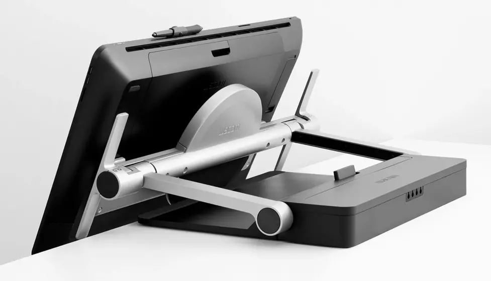 Cintiq Pro 24 Ergo Stand-0
