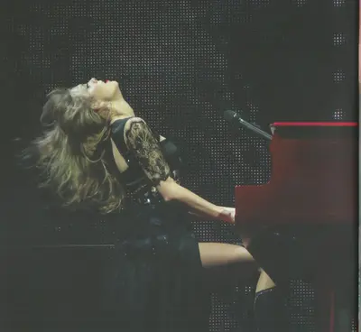 Taylor Swift - Red (Taylor's Version)-34