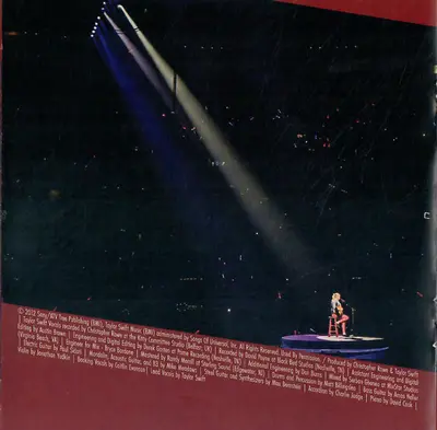 Taylor Swift - Red (Taylor's Version)-21