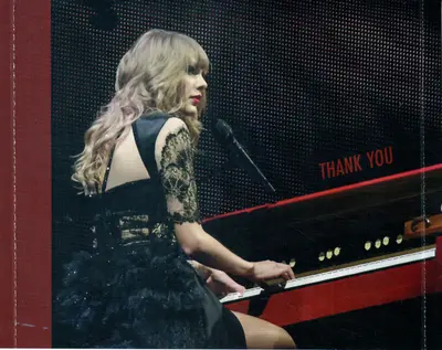 Taylor Swift - Red (Taylor's Version)-6