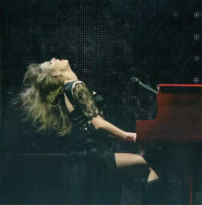 Taylor Swift - Red (Taylor's Version)-35
