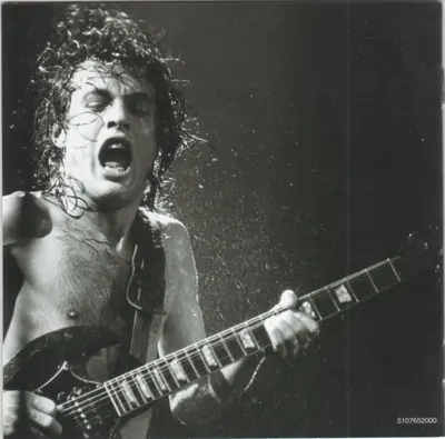 AC/DC - Back In Black-21