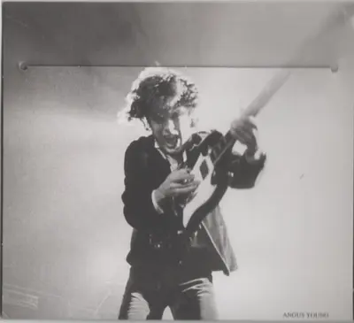AC/DC - Back In Black-4