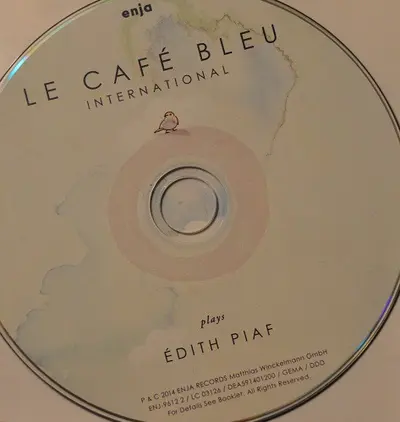 Le Café Bleu International - Plays Èdith Piaf-1