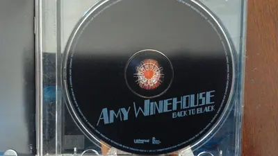 Amy Winehouse - Back To Black-2