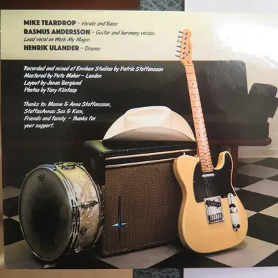 Mike Teardrop Trio - Hangin' Around-3