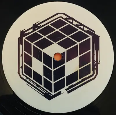 Paul Woolford & Steve Mac - K-Hole-3