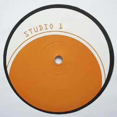 Studio 1 - Orange