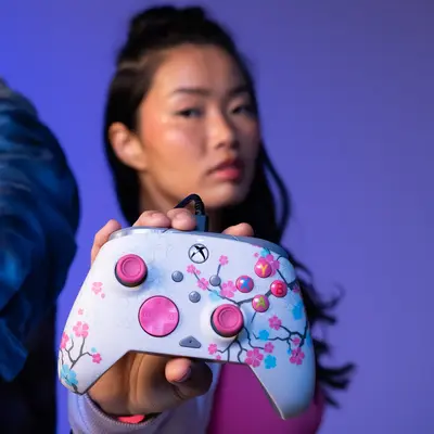 PDP XBOX WIRED REMATCH CONTROLLER - BLOSSOM GLOW IN THE DARK-9