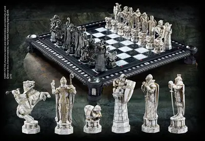 NOBLE COLLECTION - HARRY POTTER - COLLECTABLES - FINAL CHALLENGE CHESS SET