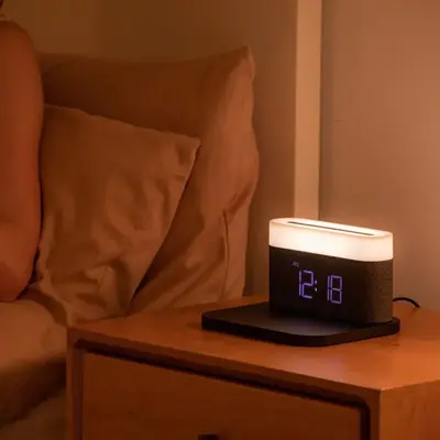 MOYE AURORA LAMP WITH CLOCK AND WIRELESS CHARGER-9
